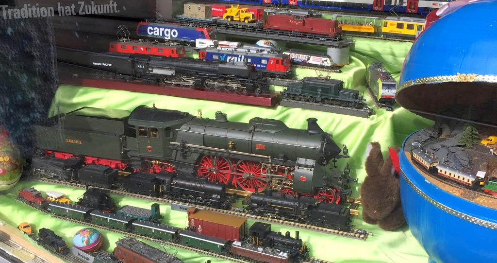 Neisser Modelleisenbahnen Schaufenster Ostern